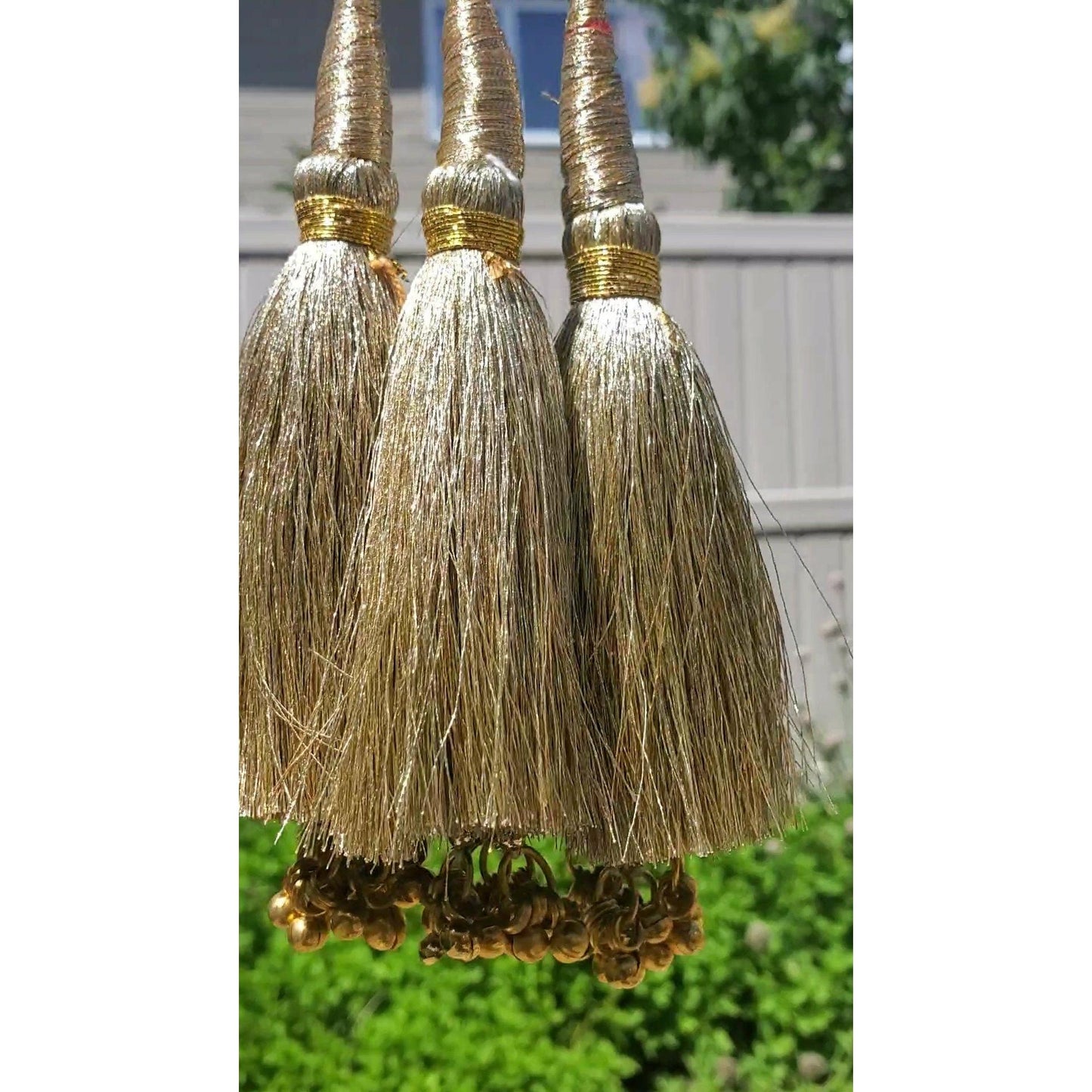 Beautiful goloden color parandi/paranda - Bollywood/Indian/Punjabi style